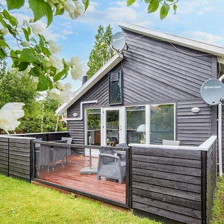 5 Person Holiday Home In Hovborg Екстер'єр фото